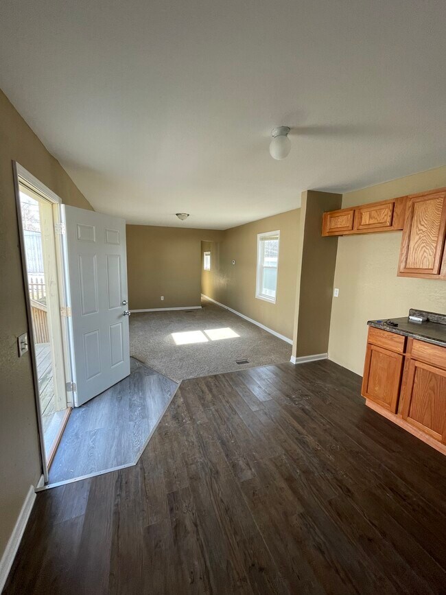 Foto del edificio - 121 Countryside Ln