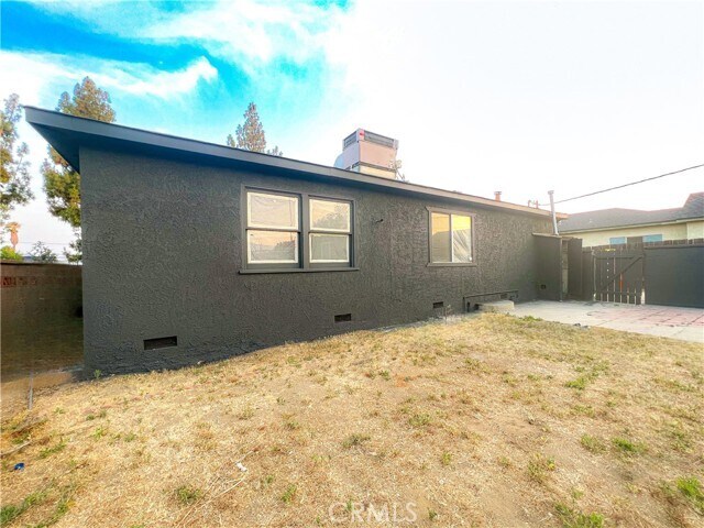 Building Photo - 5554 Vernon Ct