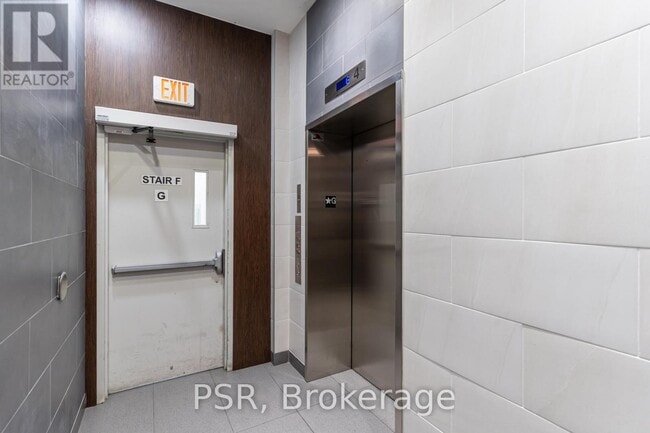 Building Photo - 20 Bruyeres Mews