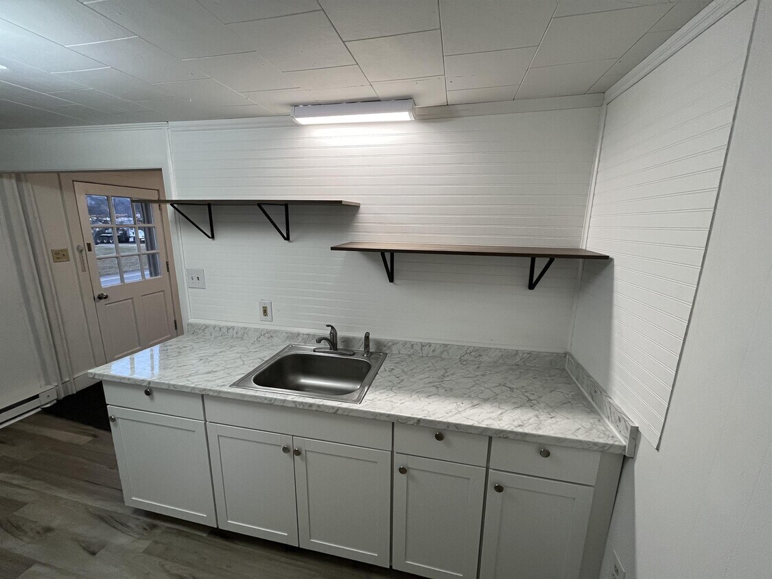 334 Layfield Rd Unit 324, Perkiomenville, PA 18074 Room for Rent in