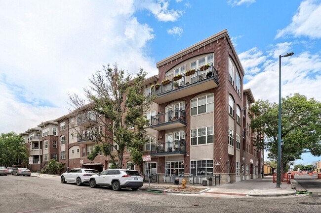 Foto del edificio - 1489 Steele St