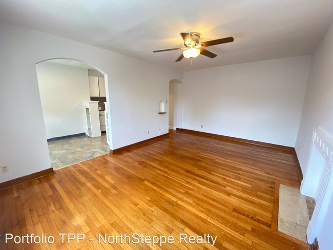 Building Photo - 1 br, 1 bath Apartment - 2330-2334 N High ...