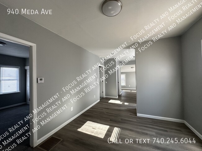 Foto del edificio - 940 Meda Ave