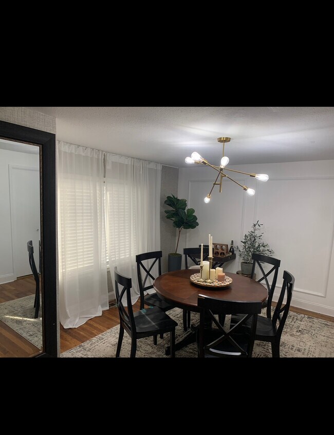 Photo - 2513 Henderson Rd House