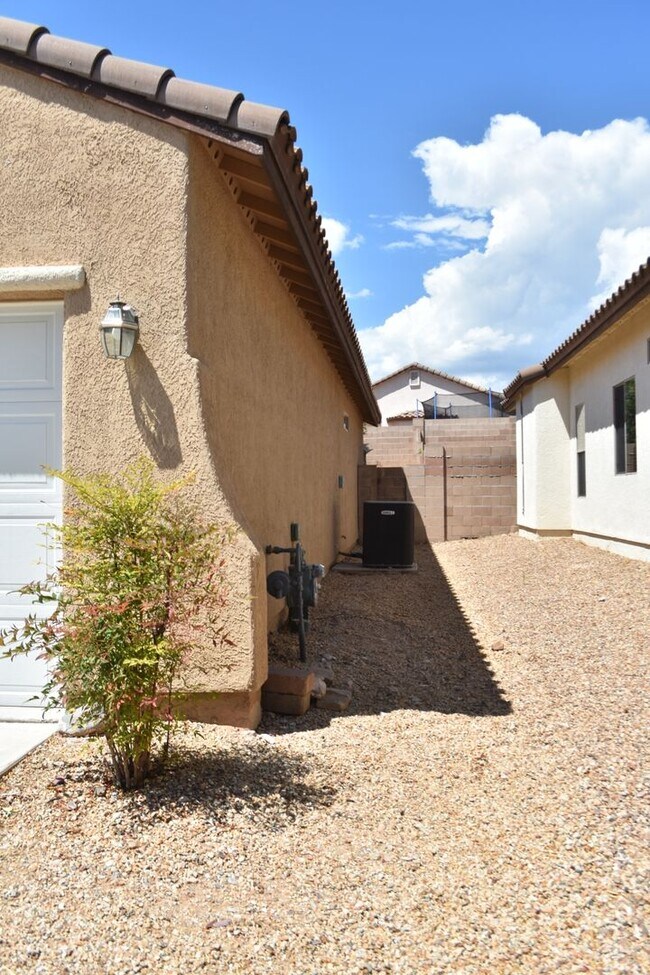 Building Photo - Location! Location! Location! 3BR/2BA/1766 sq.ft. rental in Cahaparral Village North in Sierra Vi...