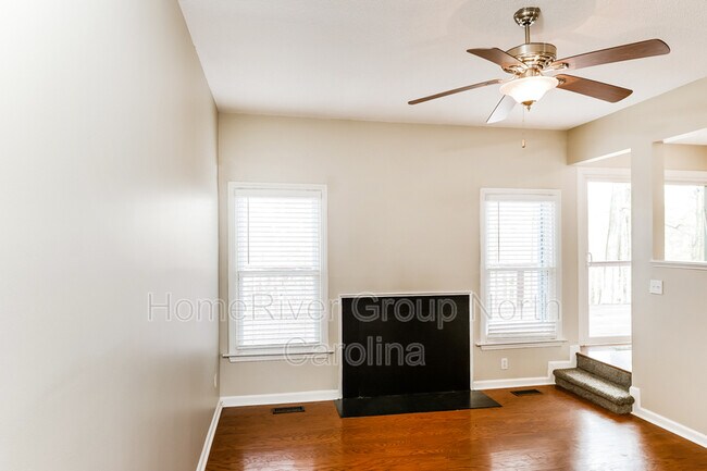 Building Photo - 4015 Sherry Ct