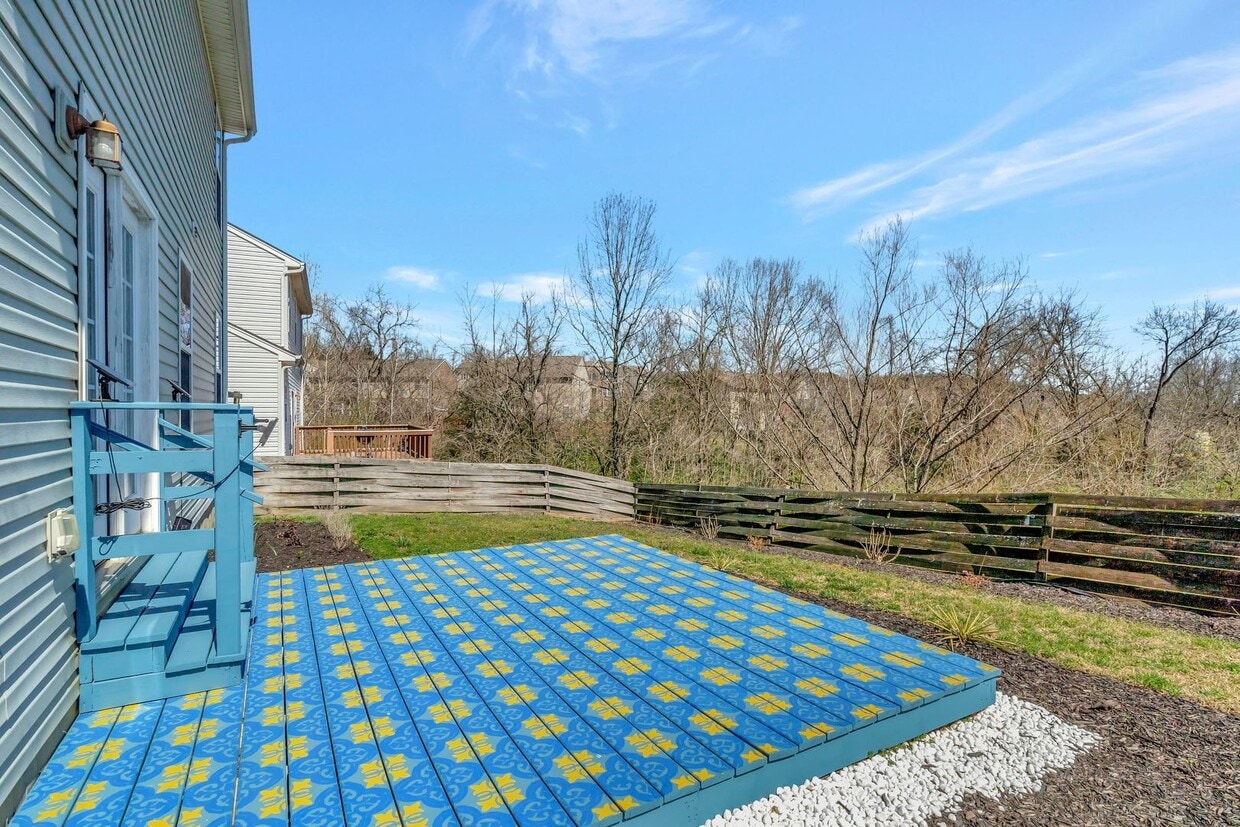 Nashville-2 story house with lovely back d... - Nashville-2 story house with lovely back d...