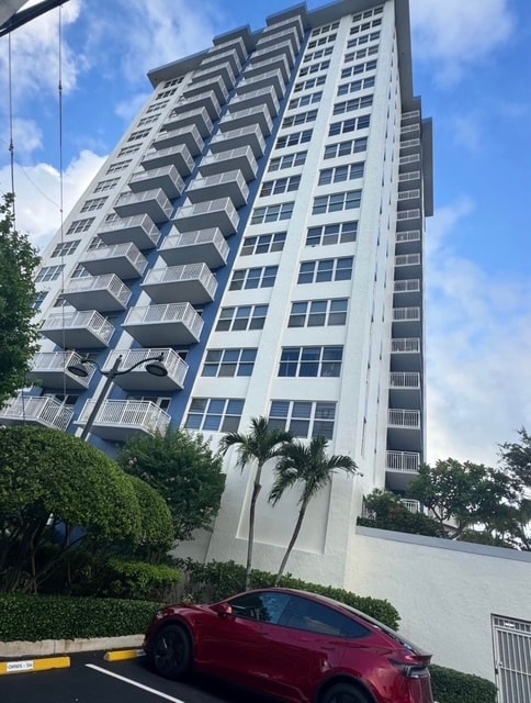 Foto del edificio - 3000 E Sunrise Blvd