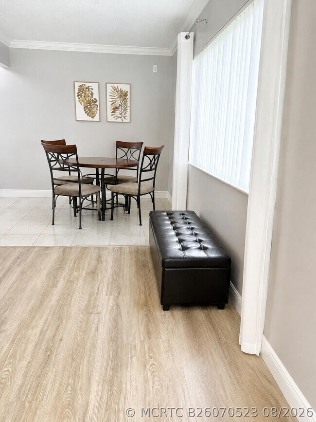 Foto del edificio - 405 Meadows Cir