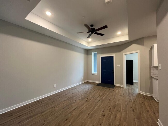 Foto del edificio - 10317 Lake Rd