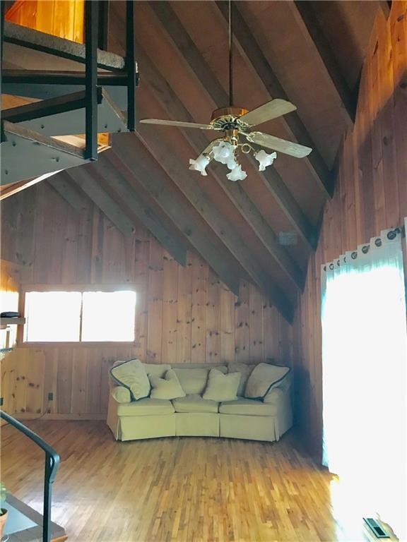 Foto del edificio - 3225 Lake Rd Cir