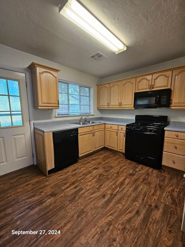 Foto del edificio - (2) Bed/(1) Bath in Core Norman Avail NOW!...