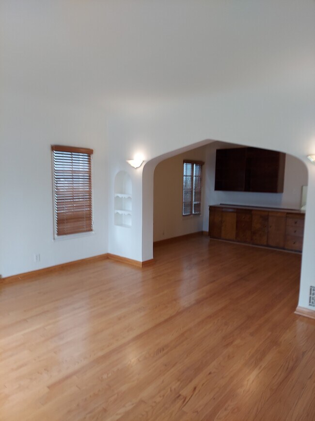 Living Room w/character - 751 N Edinburgh Ave