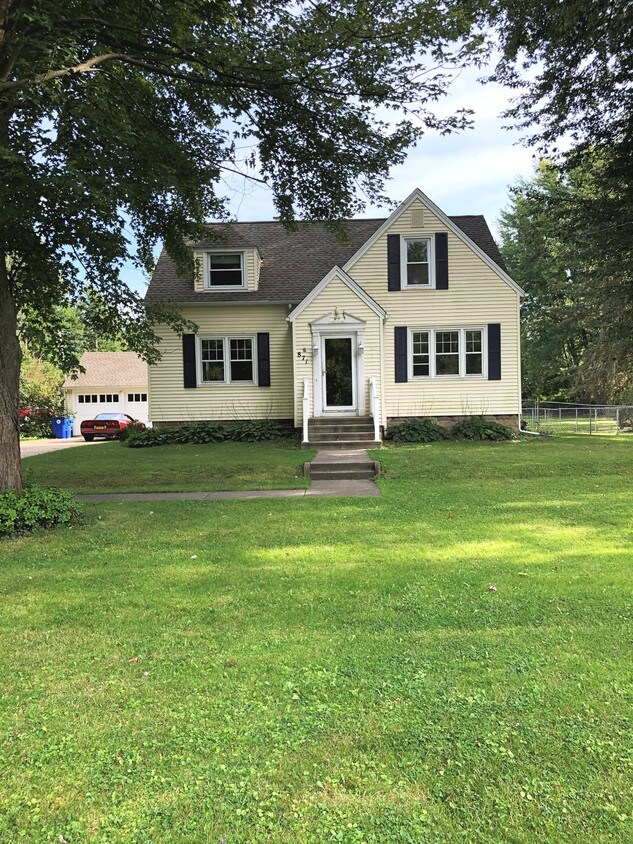 Primary Photo - 871 Dodge Rd