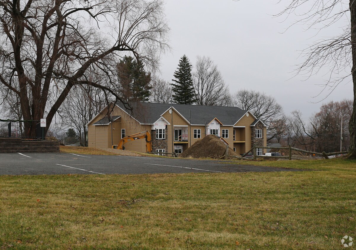 Foto del edificio - 1095 Loudon Rd