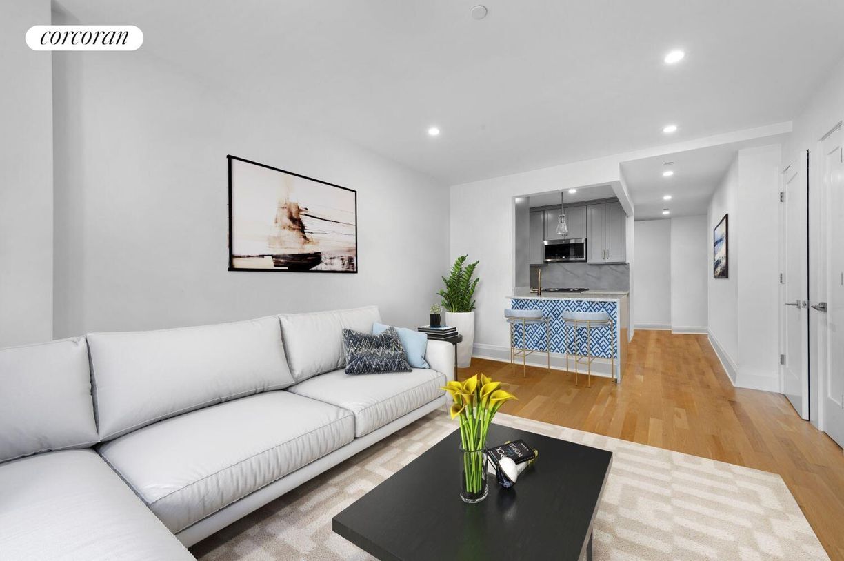 Foto principal - 23-43-43 31st Rd