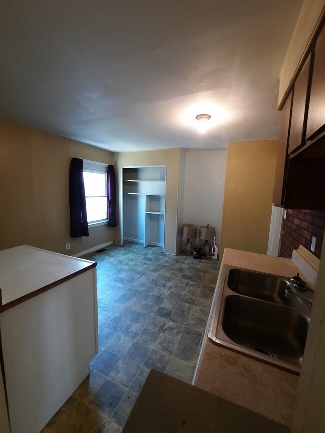 Cocina - 3007 Penway Ave