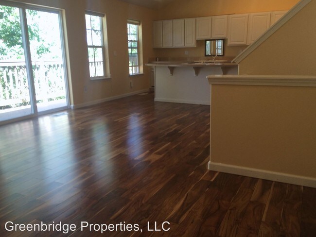 Building Photo - 13471 SW Summerwood Dr
