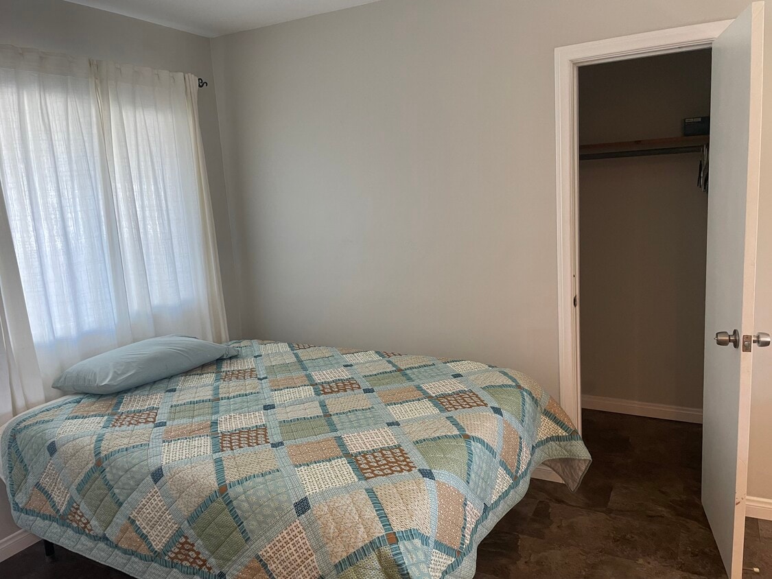 Foto del edificio - 5865 Lake Murray Blvd