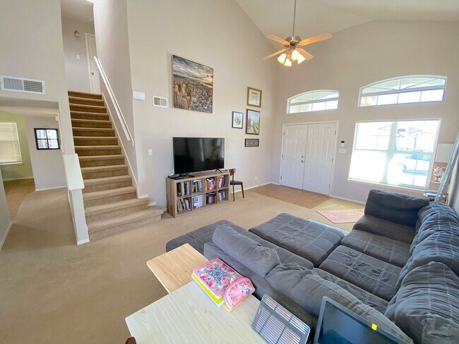 Building Photo - Northeast/Sandstone Ranch El Paso 3 Bed Re...