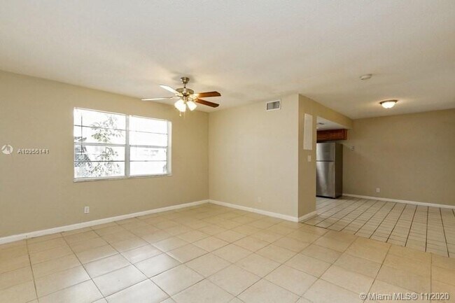 Building Photo - 920 SW 80th Ave