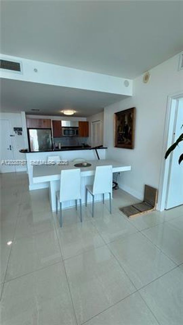Building Photo - 300 S Biscayne Blvd