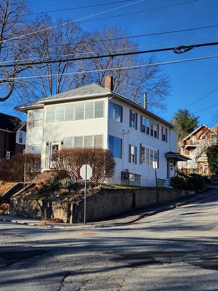 Primary Photo - 138 Pacific St