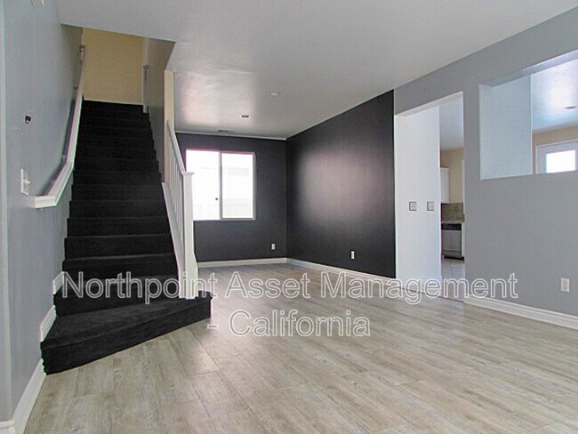 Foto del edificio - 320 Camino De La Luna