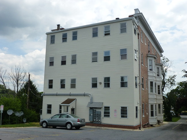 Rear - 673 Oak Hill Ave
