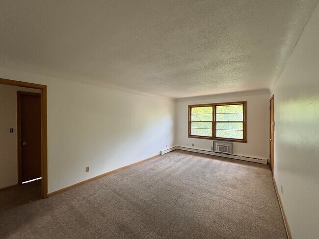 Foto del edificio - 644 Sherwood Ave