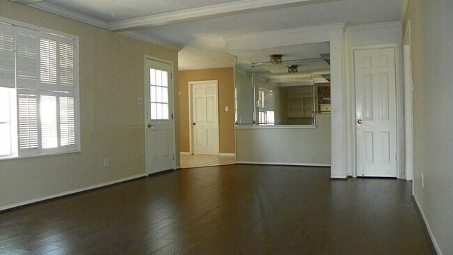 Building Photo - 17911 Butte Creek Rd