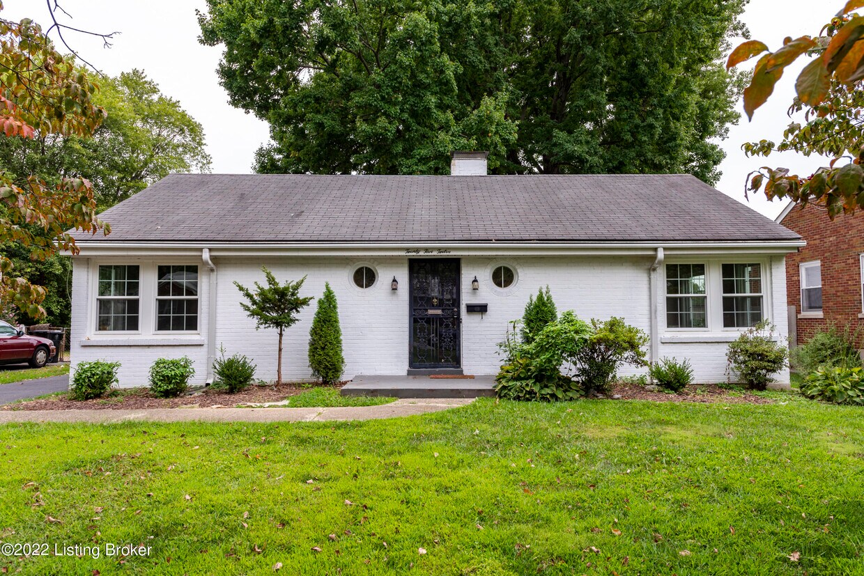 2512 Gardiner Ln, Louisville, KY 40205 House Rental in Louisville, KY