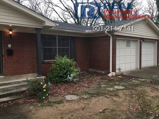 Building Photo - 5109 N Cedar St