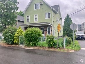Building Photo - 21 Betts Pl
