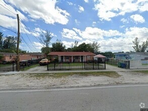 Building Photo - 1520 NW 111th St