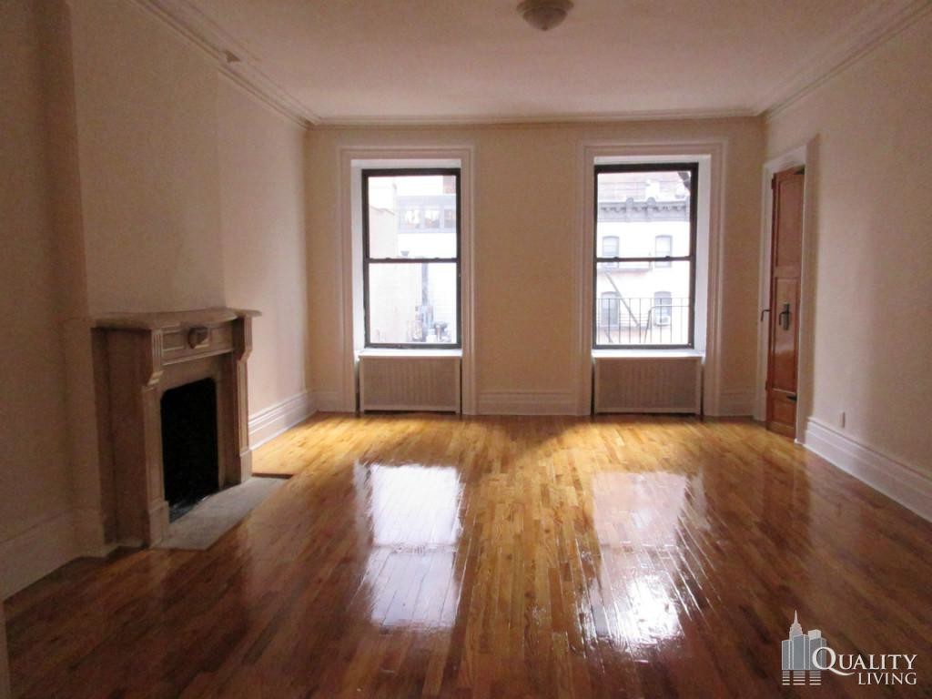 Primary Photo - 935 8th Ave
