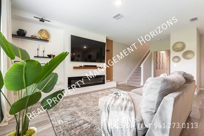 Building Photo - 13009 Oak Hill Way