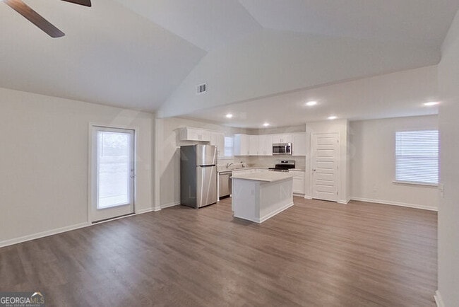Building Photo - 114 Western Red Cedar Dr