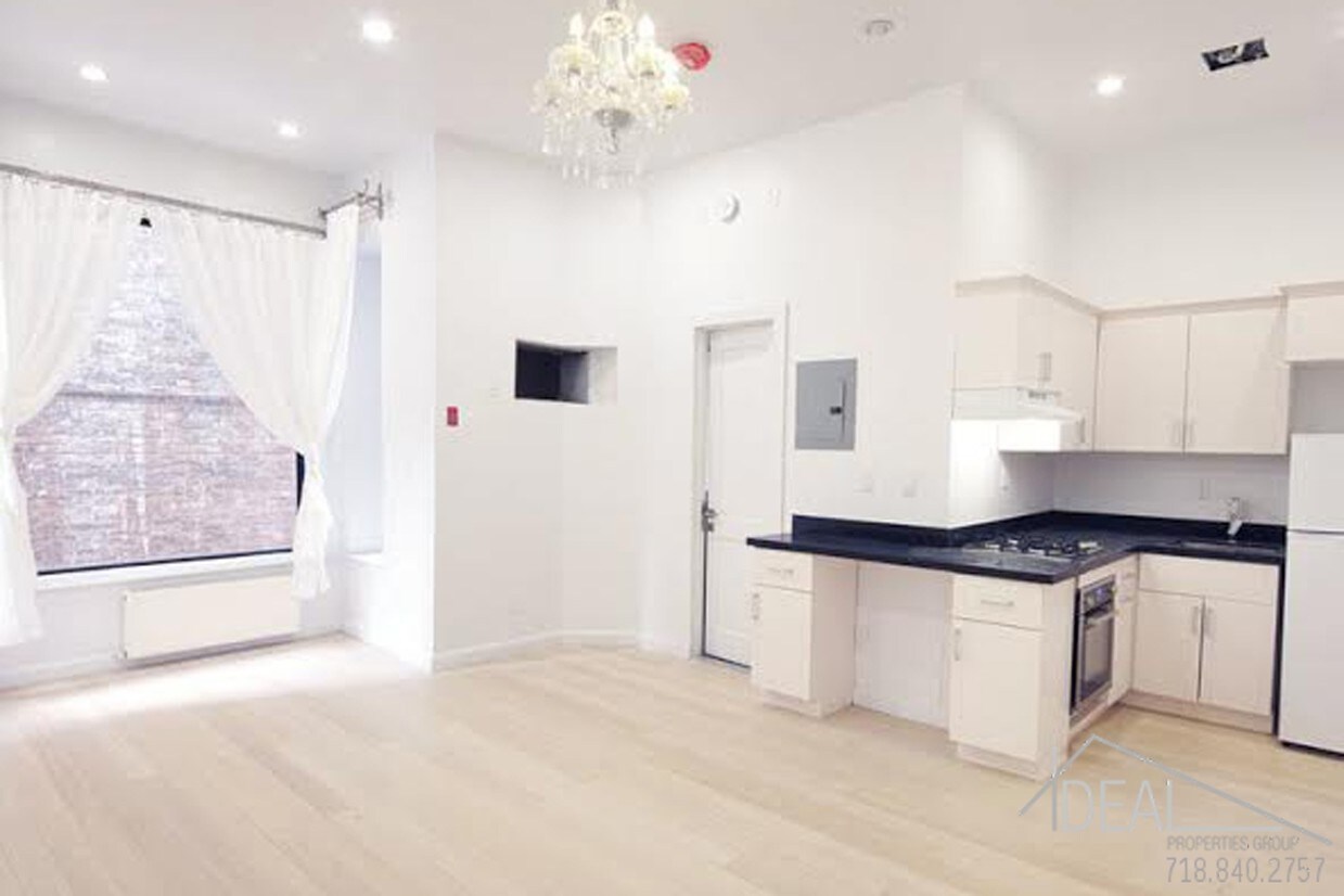 Primary Photo - Beautiful Bed-Stuy Studio LOFT
