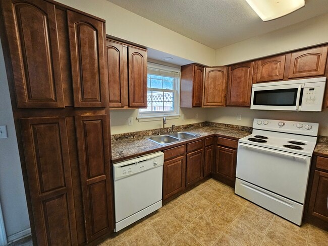 Foto del edificio - 1821 NE Knollbrook St