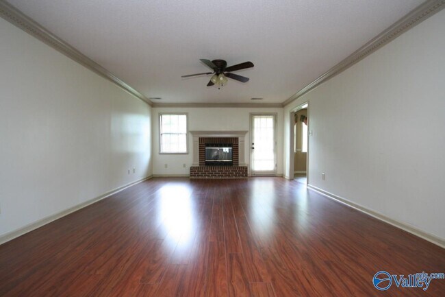 Building Photo - 102 Watercress Cir