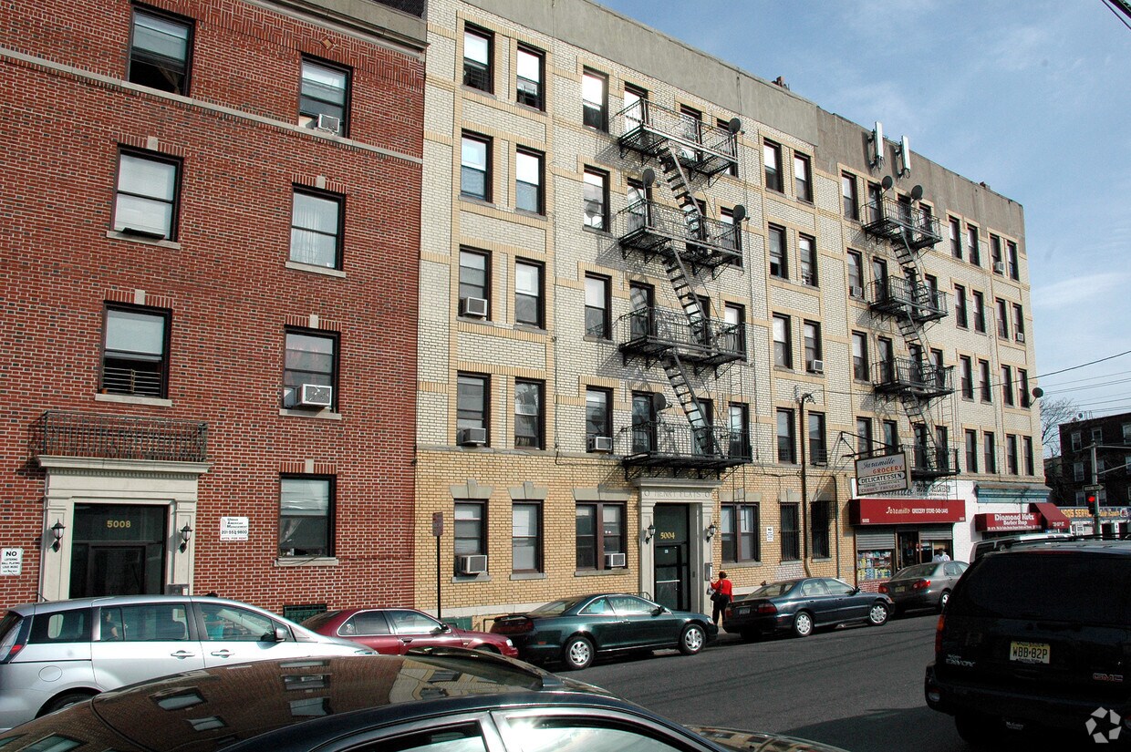 Foto del edificio - 5004 Palisade Ave