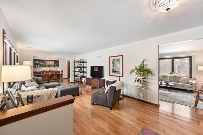 Foto del edificio - 3545 N Brookfield Rd