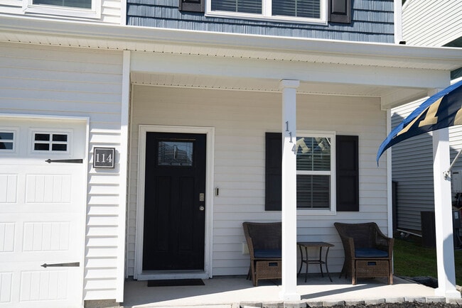 Building Photo - 114 Great Bend Dr