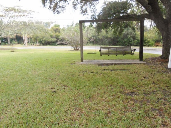 Building Photo - 221 Sea Crest Dr