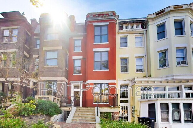 Foto del edificio - 1952 Calvert St NW