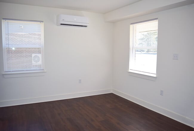 Windsor Village - Living Room - Birchwood at Main