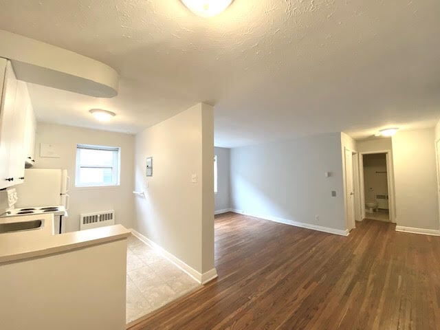 Building Photo - Fabulous Studio Apartment for Rent in Wortley Village London!  OLD SOUTH