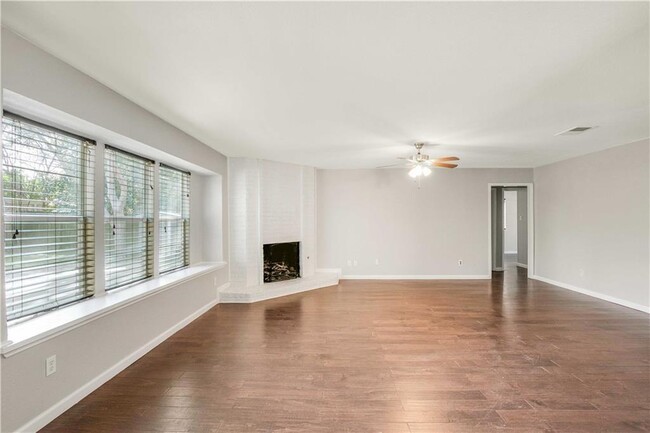 Foto del edificio - 7511 West Gate Blvd