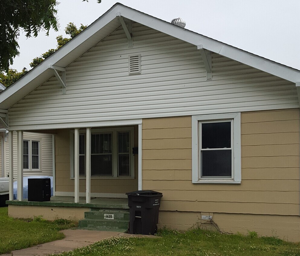 Primary Photo - 1420 SW Keeler Ave